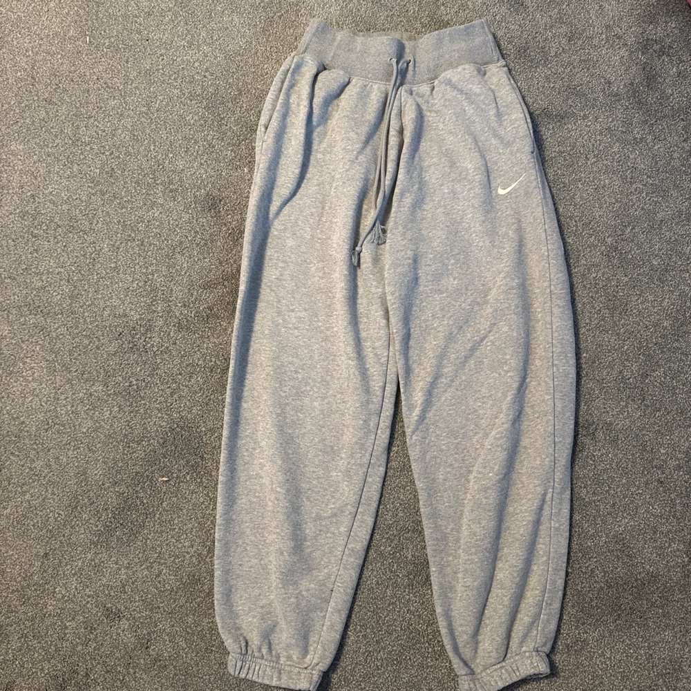 Nike Women's Light Gray Sweatpants